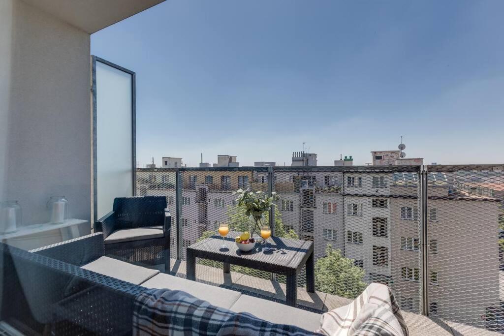 Jt'S Apartments Korunni Str. プラハ エクステリア 写真