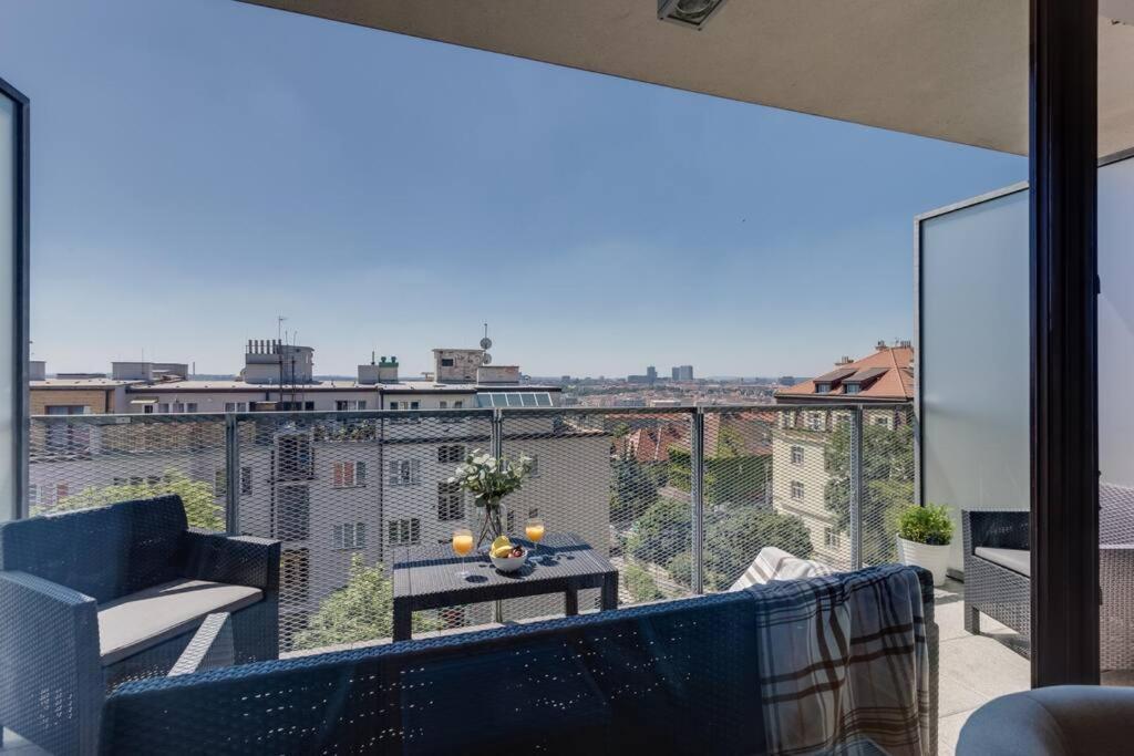 Jt'S Apartments Korunni Str. プラハ エクステリア 写真
