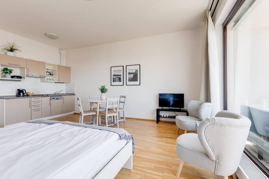 Jt'S Apartments Korunni Str. プラハ エクステリア 写真